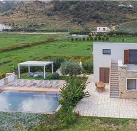 4 bedroom villa with infinity pool, Alcamo, sleeps 6-8